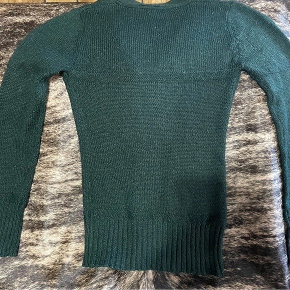 BKE Beautiful Green‎ Sweater! size medium v- neck - Picture 5 of 5